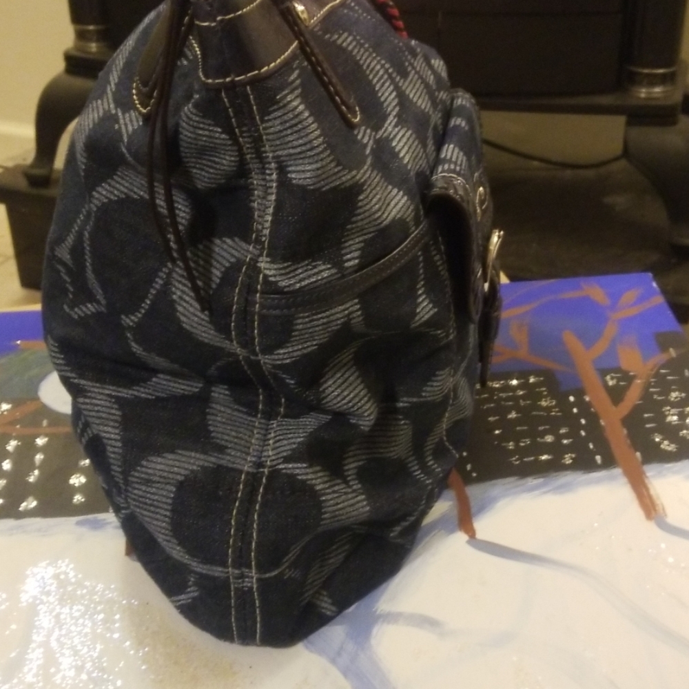 15x15 just like new Coach purse - Picture 6 of 7